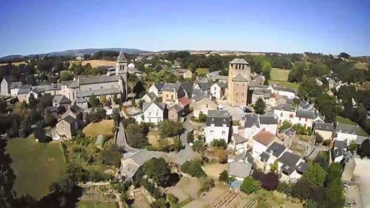 Le Gite De La Vieille Eglise De Coussergues Kültér fotó