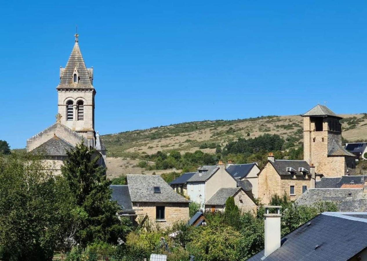 Le Gite De La Vieille Eglise De Coussergues Kültér fotó